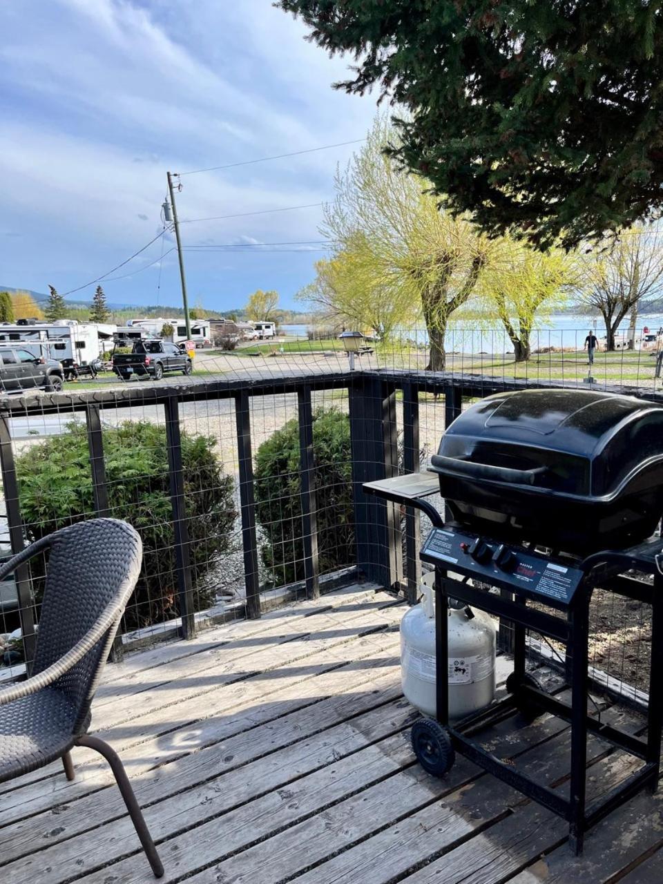 Roberts Roost Resort Quesnel Bagian luar foto