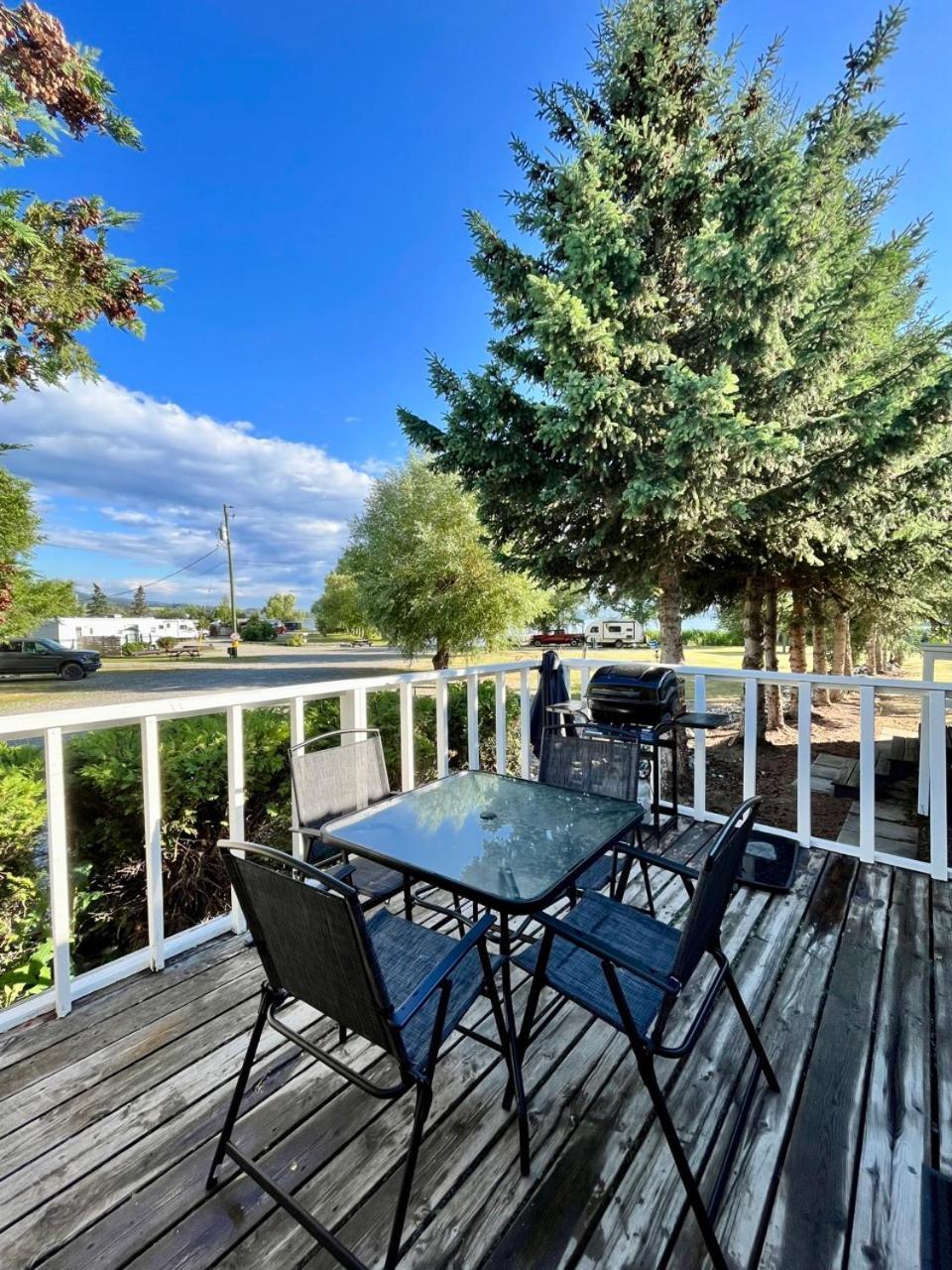 Roberts Roost Resort Quesnel Bagian luar foto