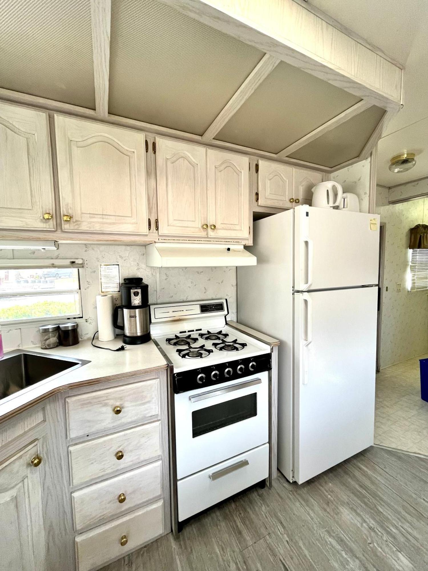 Roberts Roost Resort Quesnel Bagian luar foto