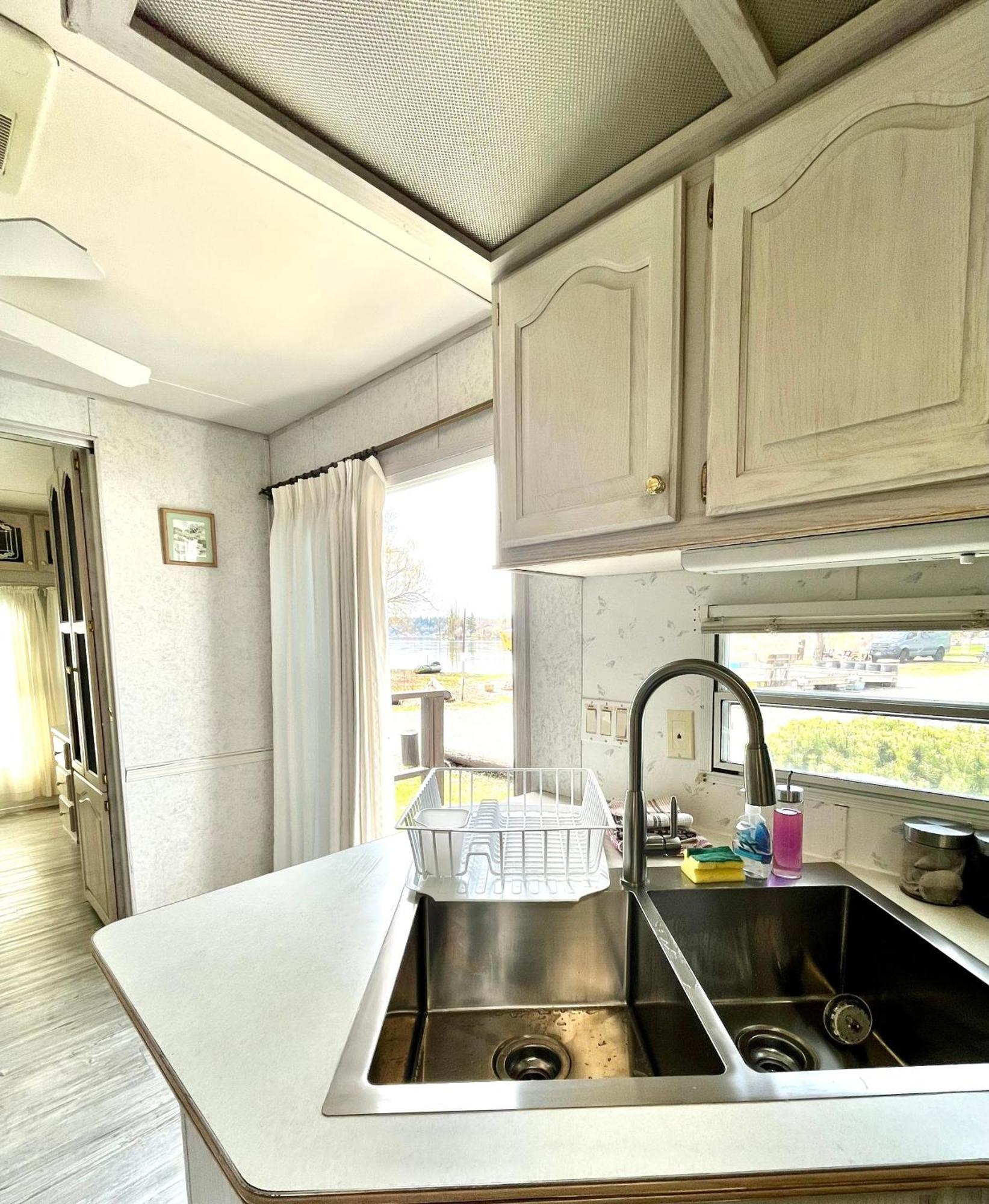 Roberts Roost Resort Quesnel Bagian luar foto